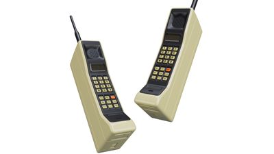 Looking back at the Motorola DynaTAC 8000X — the first mobile phone that was ever sold 40 years ago today