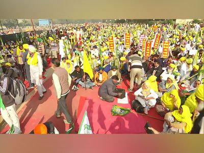 Farmers gather at Ramleela Maidan; to hold 'Kisan Mazdoor Mahapanchayat' today