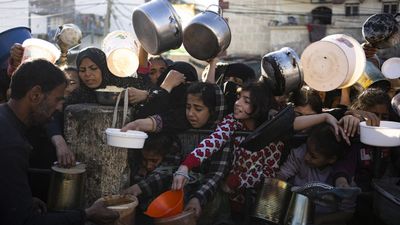 EU claims starvation used as 'weapon of war' as aid efforts to Gaza persist