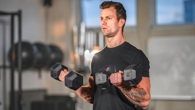 Forget the gym — build full-body muscle at home with 2 dumbbells in just 25 minutes