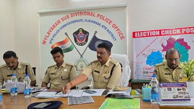 A.P., Telangana police discuss security along inter-State border ahead of polls