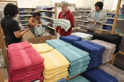 US Retail Sales Show Slight Increase In February