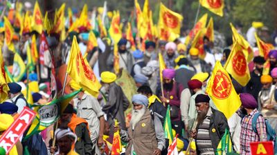Kisan Mahapanchayat resolves to oust BJP, gets trade unions’ support