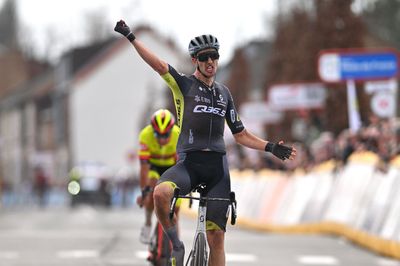 Jannik Steimle outkicks breakaway partner Ceriel Desal for victory at GP de Denain