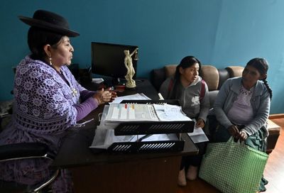Bolivian Lawyer Defends Indigenous Women In Their Language