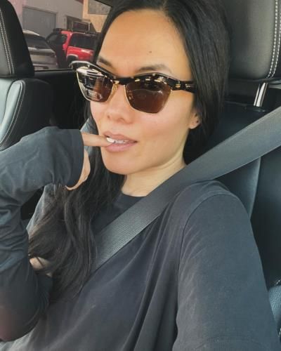 Ali Wong: Driving In Style, A Fashionable Selfie Moment