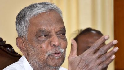 Denied BJP ticket, Srinivas Prasad’s kin call on Karnataka CM Siddaramaiah