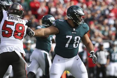 Buccaneers agree to 1-year deal with former Eagles offensive guard Sua Opeta
