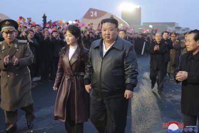 Kim Jong Un Uses Putin's Gifted Limousine, Praises Bilateral Ties