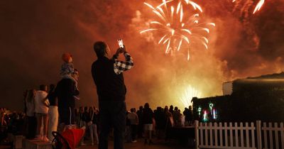 Thousands flock to Lake Burley Griffin as Skyfire returns with a bang