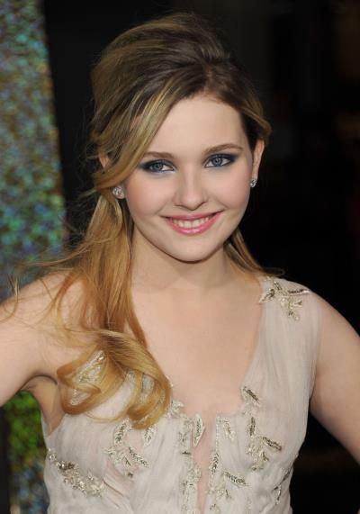 Abigail Breslin Enjoys Married Life With Husband And Best Friend