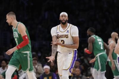 Anthony Davis Sustains Eye Injury, Exits Lakers Vs. Warriors Game