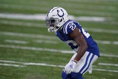 How Kenny Moore’s 3-year contract with the Colts breaks down