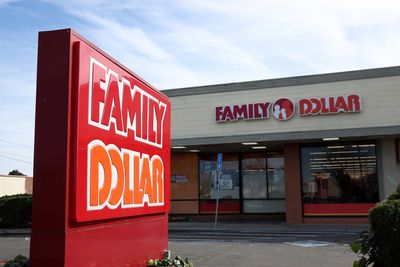 How dollar stores link to food deserts
