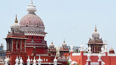 District Judge’s conference call with Sankaracharya Jayendra Saraswati | Madras High Court upholds his removal from service