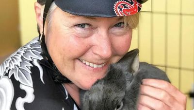 Women rescue friend being mauled by cougar in Washington state
