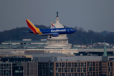 Virginia, Maryland senators renew National flight slot debate - Roll Call