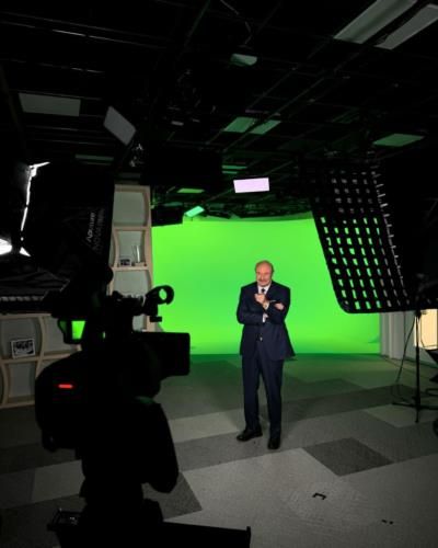 Dr. Phil Mcgraw: Authority And Professionalism In Television Persona