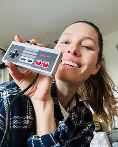 Jessica Biel's Nostalgic Selfie With Old Game Controller