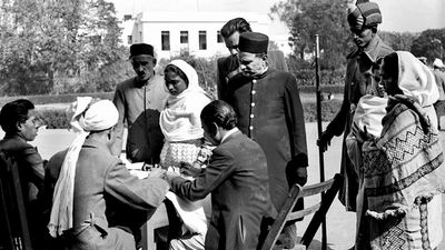 1951-52 Lok Sabha polls | When EC invalidated women voters who enrolled as a mother, wife