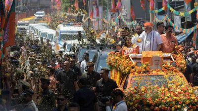 Lok Sabha polls | PM Modi leads roadshow in Palakkad in scorching summer heat