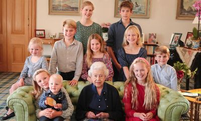 Photo of Queen Elizabeth II and family was enhanced at source, agency says