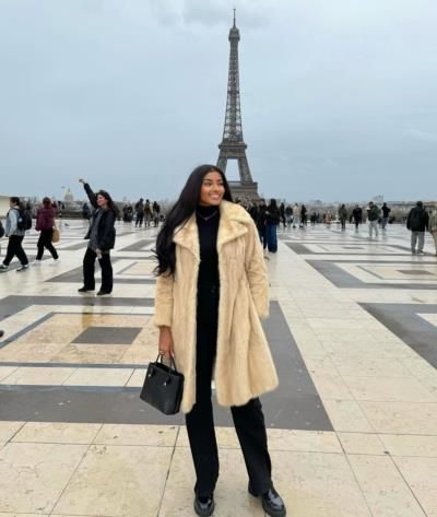 Captivating Moment: Nashaira Balentien At The Eiffel Tower