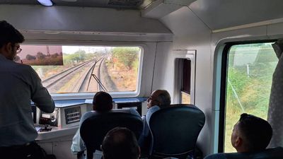 Window-trailing inspection carried out in Hubballi-Kusugal section