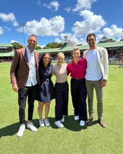 Lisa Sthalekar And Friends: A Cricket Pose To Remember