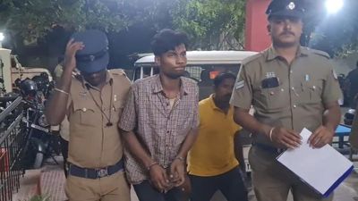 Man escaped from police custody, nabbed