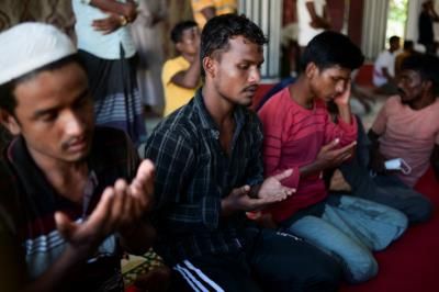Rohingya Boat Capsizes Near Aceh Coastline, Refugees Rescued