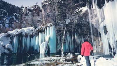 Could you be impaled by a falling icicle on a hike?