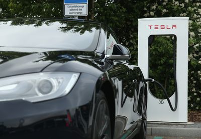 Feds accuse enterprising duo of stealing and selling valuable Tesla IP