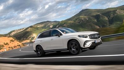 2025 Mercedes-Benz GLC PHEV Lands In The U.S. With 81-Mile Electric Range