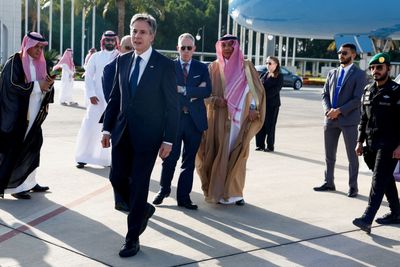 Blinken begins latest Middle East tour, set to meet Arab leaders in Cairo