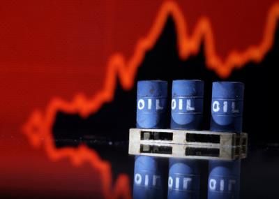 Oil Prices Rise On Drop In U.S. Crude Stockpile