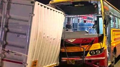 Driver killed as courier van collides with KSRTC-Swift bus in Kerala’s Malappuram district