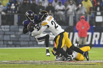 NFL proposes, NFLPA opposes rule banning hip-drop tackles