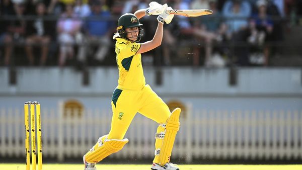 Sutherland saves Australia's day with bat in Bangladesh
