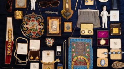 Collage x Beg Borrow Steal brings luxury vintage jewellery, textiles and art to Chennai
