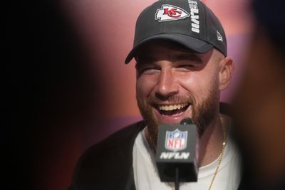 Chiefs TE Travis Kelce shares excitement about Marquise ‘Hollywood’ Brown signing