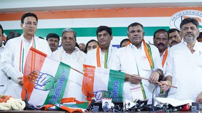 Marithibbe Gowda joins Congress