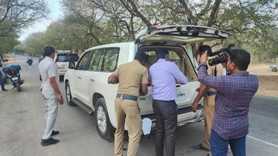 T.N. Minister E.V. Velu’s car searched by flying squad near Kallakurichi