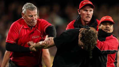 AFL coaches slam 'dangerous' Adelaide Oval invader