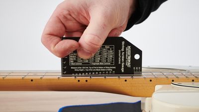 Set up your electric guitar: how to adjust action, truss rod, string height and radius, pickup height and clean your fingerboard and frets