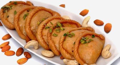 Try out these different recipes of Gujiya this Holi