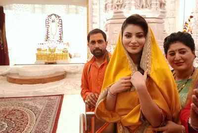 Urvashi Rautela seeks blessings at Ram Mandir in Ayodhya ahead of her film release