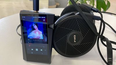 Getting into hi-res audio? This is the hi-res player and headphones I recommend