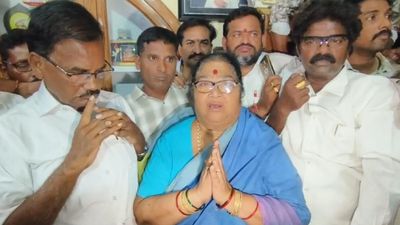 Gunda Lakshmi Devi vows to contest elections as an independent from Srikakulam