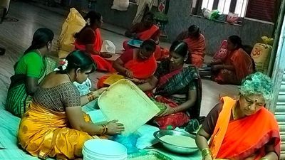 Women prepare ‘Thalambralu’ for Sita Rama Kalyanotsavam